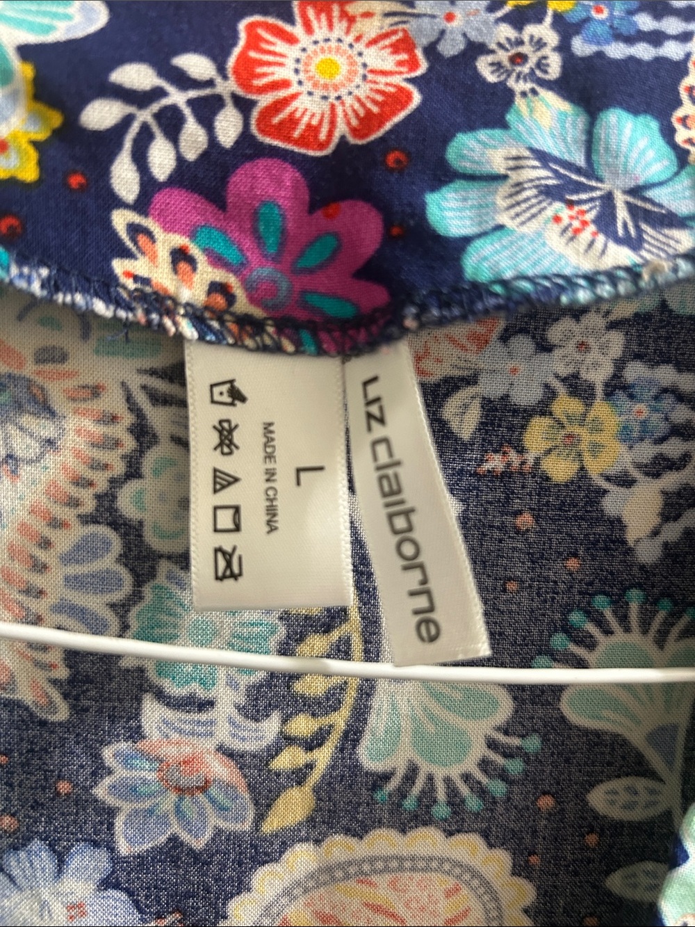 Liz Claiborne Navy Floral Paisley V-Neck Tunic with Mint Lace - Picture 2 of 3